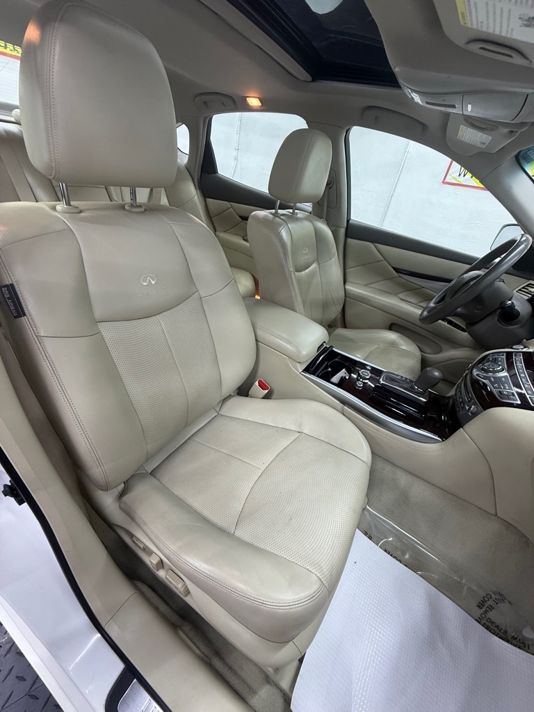 Infiniti M  2011