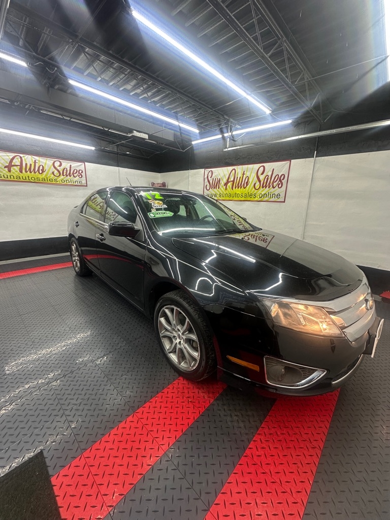 2012 Ford Fusion SEL photo 2