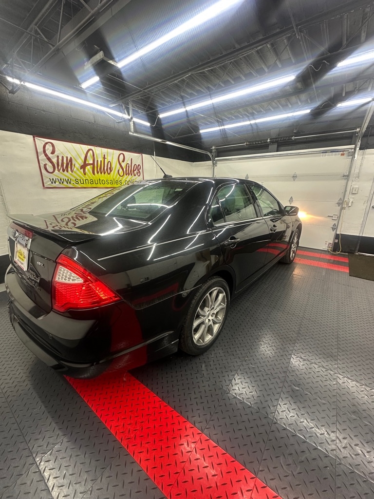 2012 Ford Fusion SEL photo 4