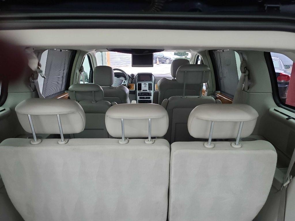 Chrysler Town & Country  2009