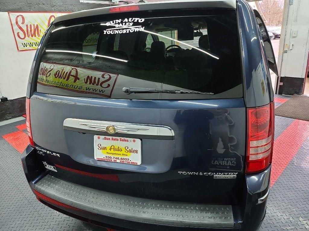 Chrysler Town & Country  2009