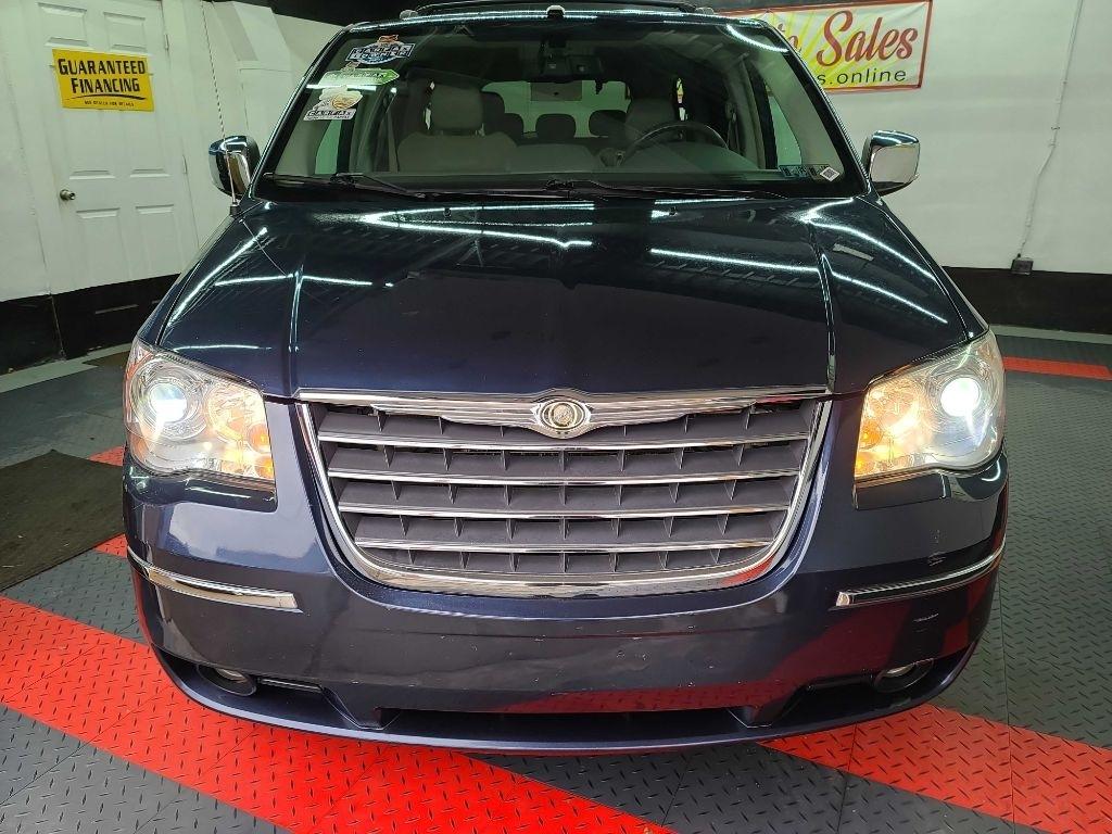 Chrysler Town & Country  2009