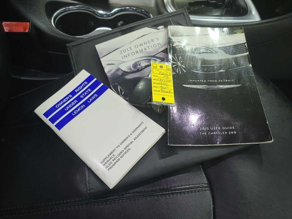 Chrysler 200  2013