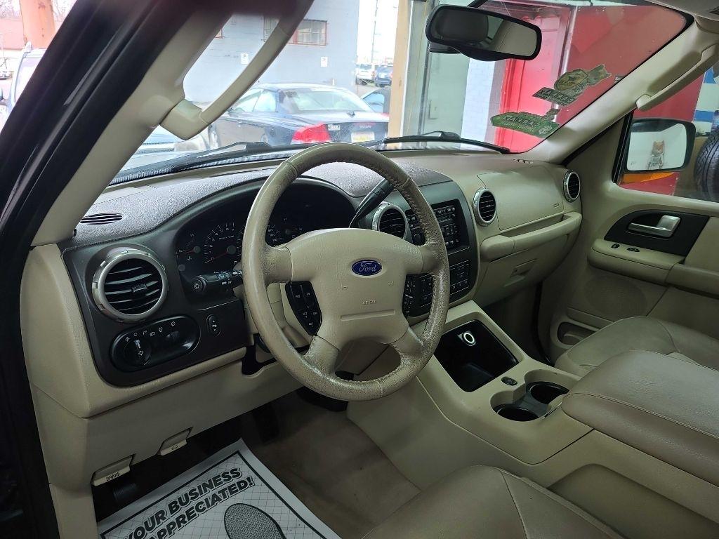 Ford Expedition  2004