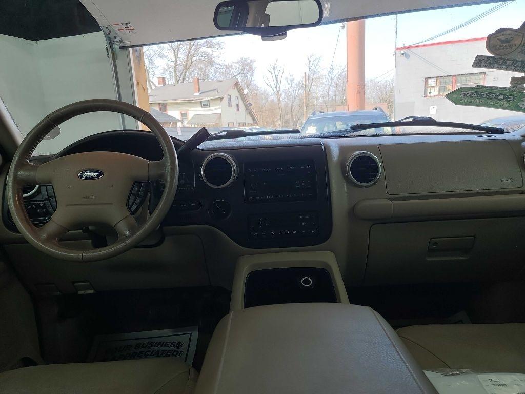 Ford Expedition  2004