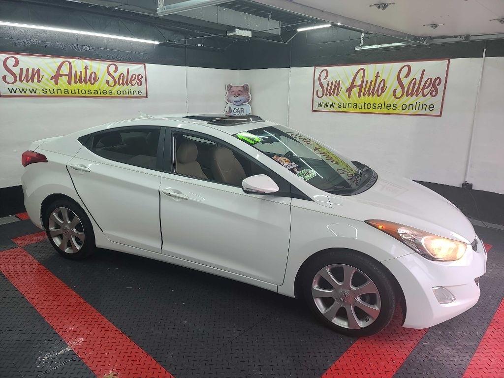 Hyundai Elantra  2013