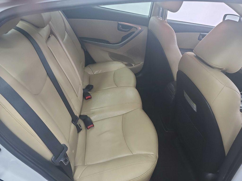 Hyundai Elantra  2013