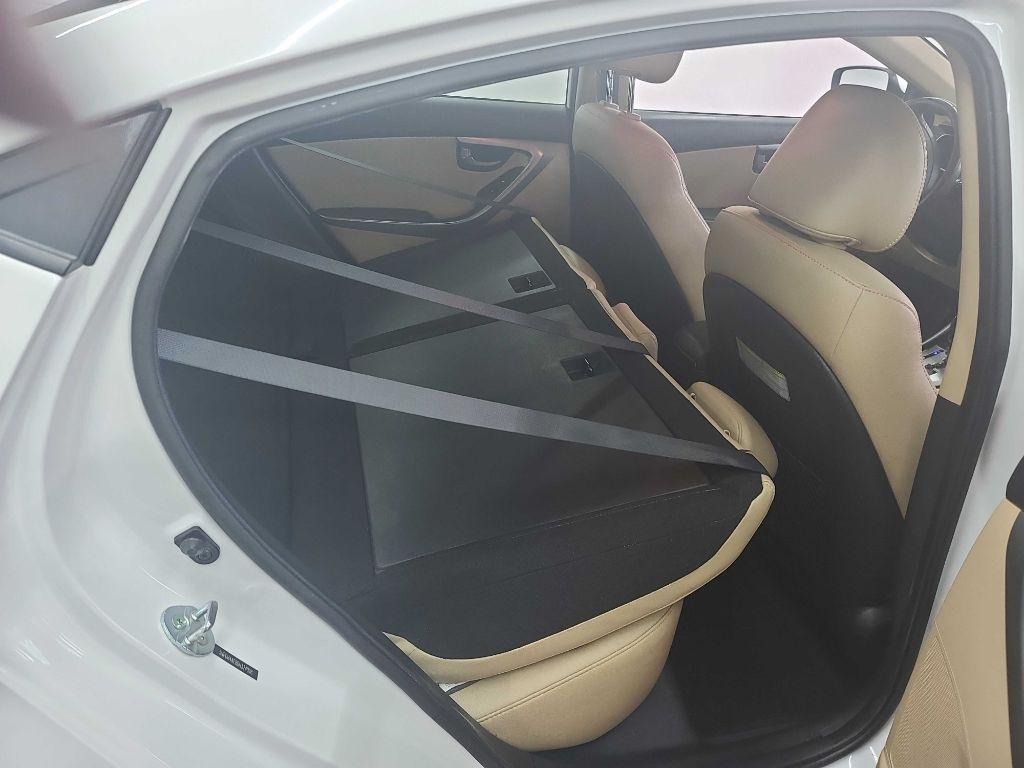 Hyundai Elantra  2013