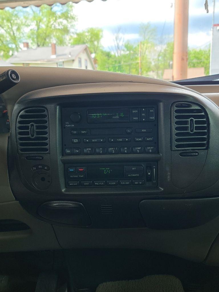 Ford F-150  2002