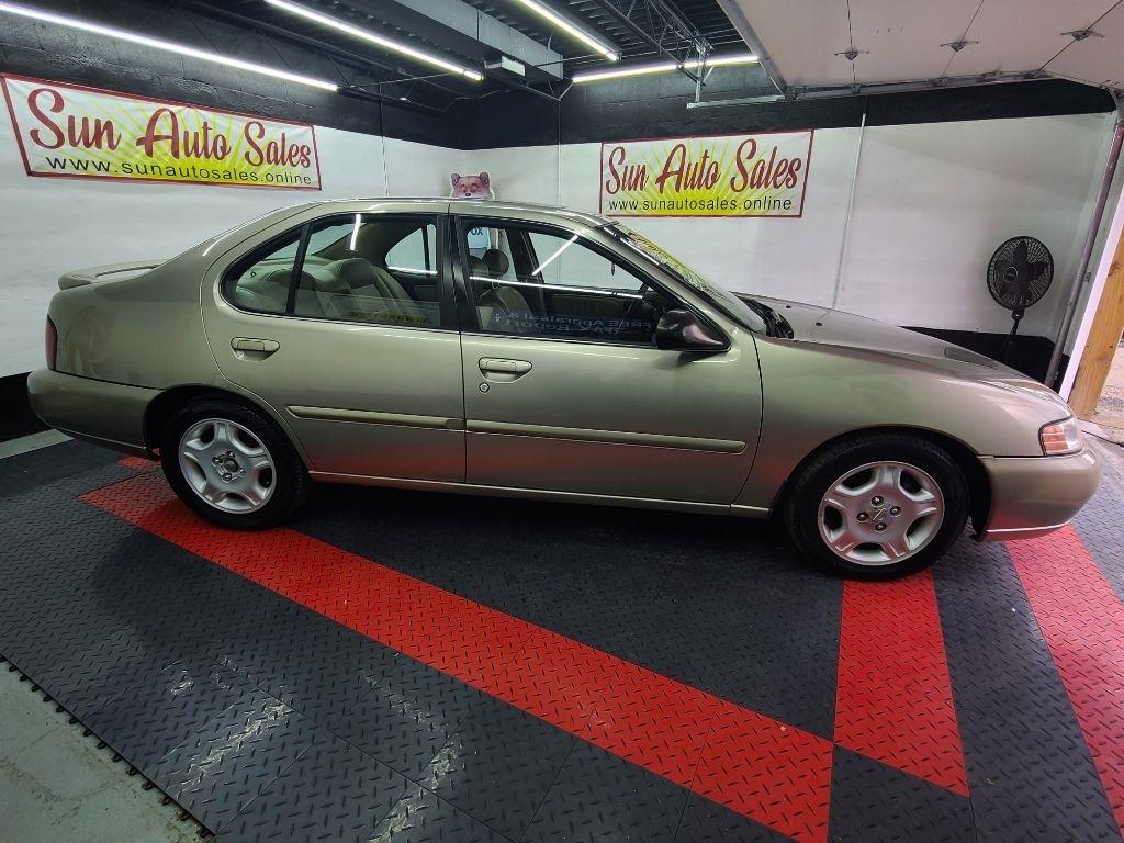 Nissan Altima  2000