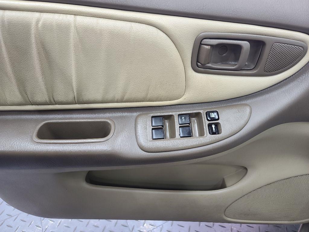 Nissan Altima  2000