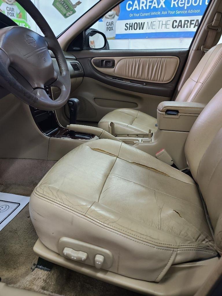 Nissan Altima  2000