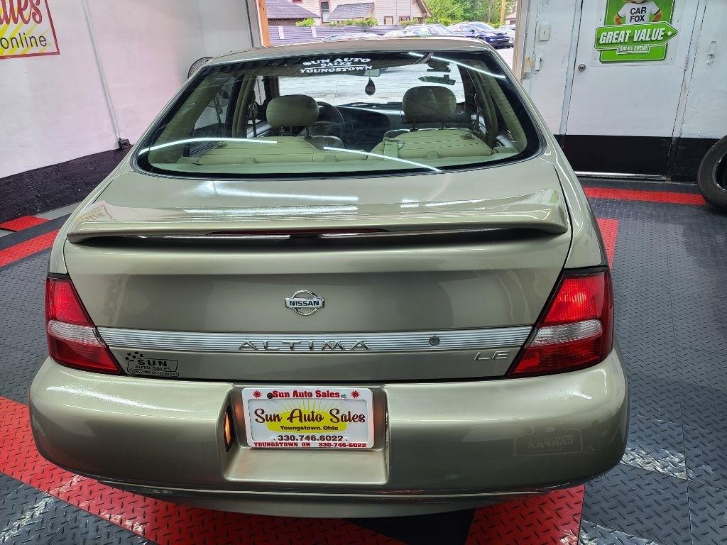 Nissan Altima  2000
