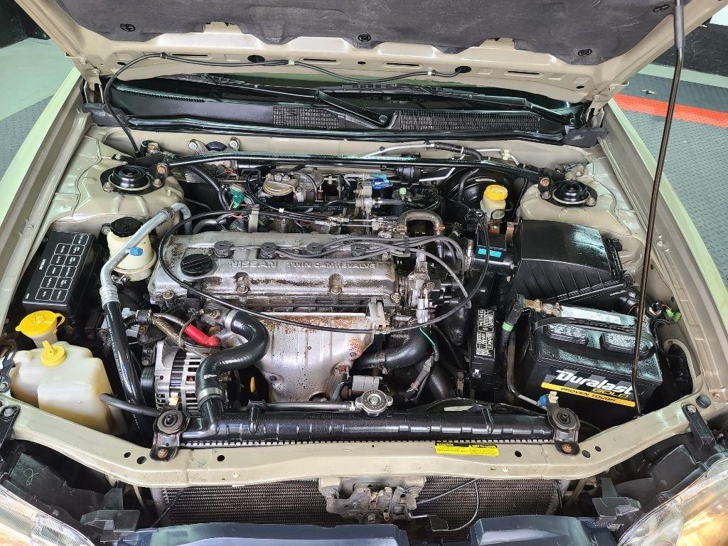 Nissan Altima  2000