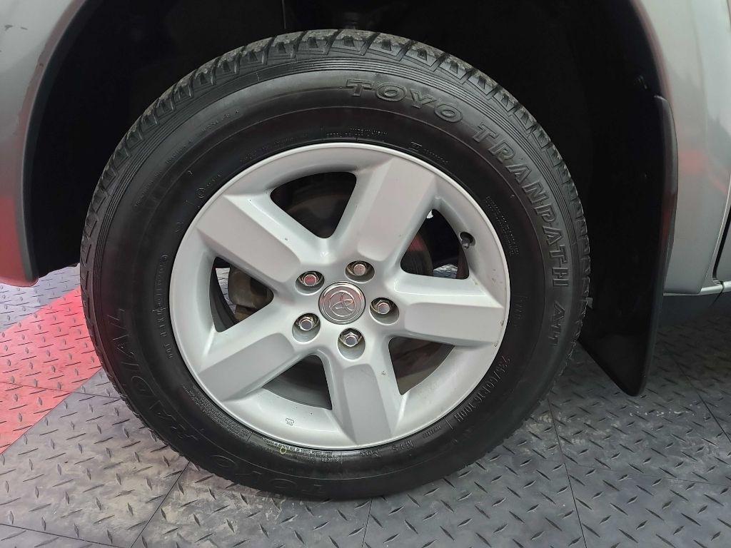 Toyota RAV4  2005