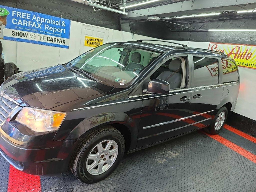 2010 Chrysler Town & Country TOURING