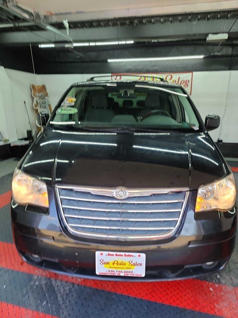 Chrysler Town & Country  2010