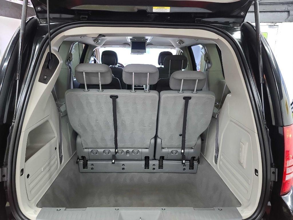 Chrysler Town & Country  2010
