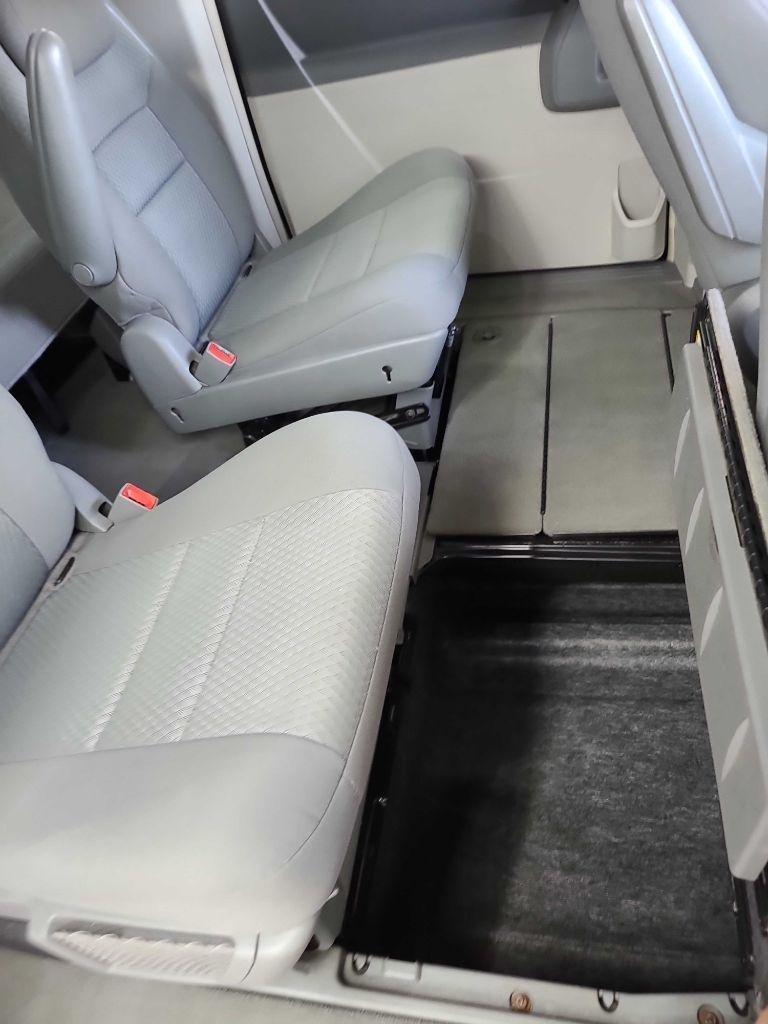 Chrysler Town & Country  2010