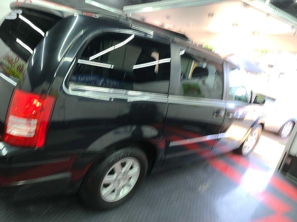 Chrysler Town & Country  2010