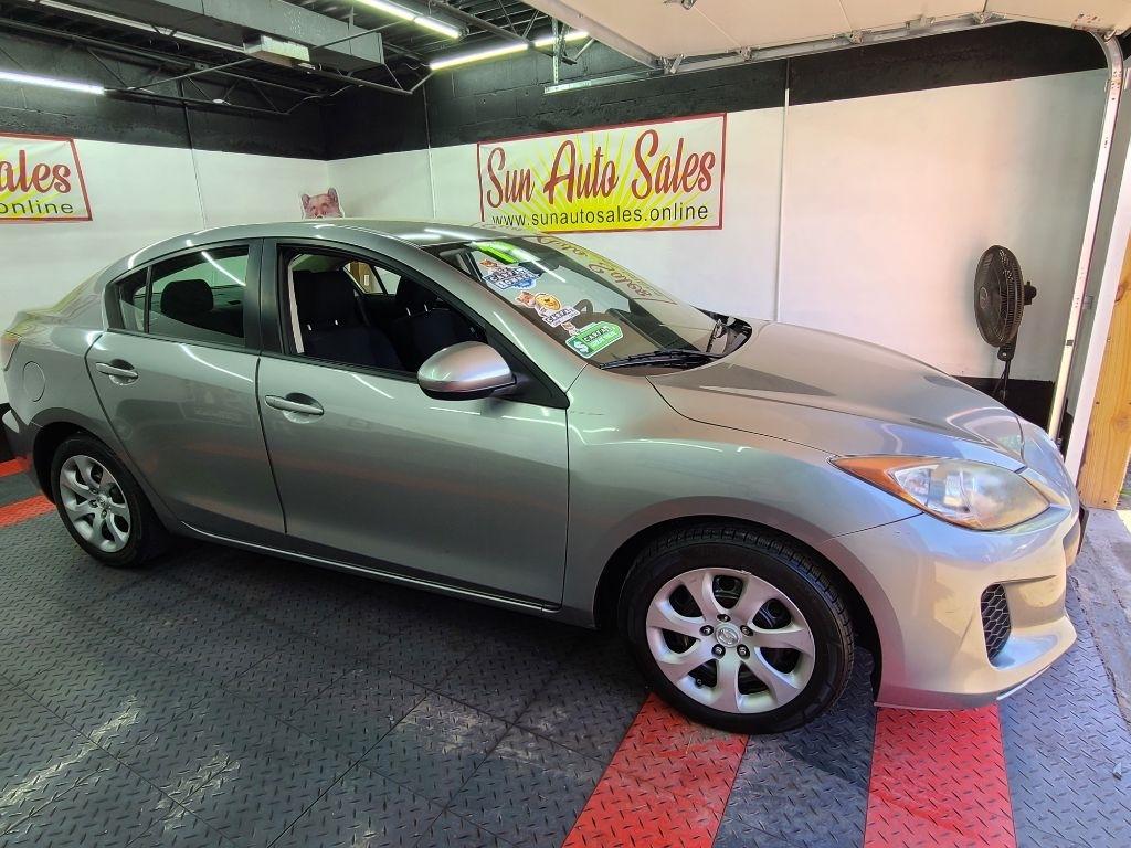 Mazda MAZDA3  2012