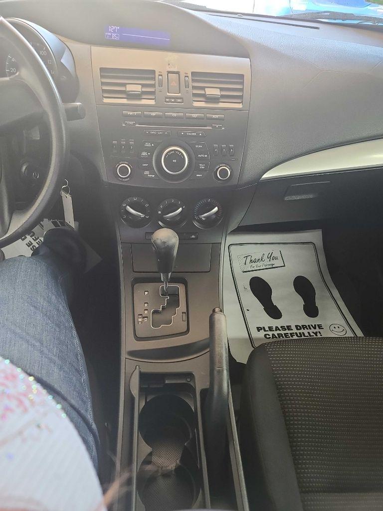 Mazda MAZDA3  2012