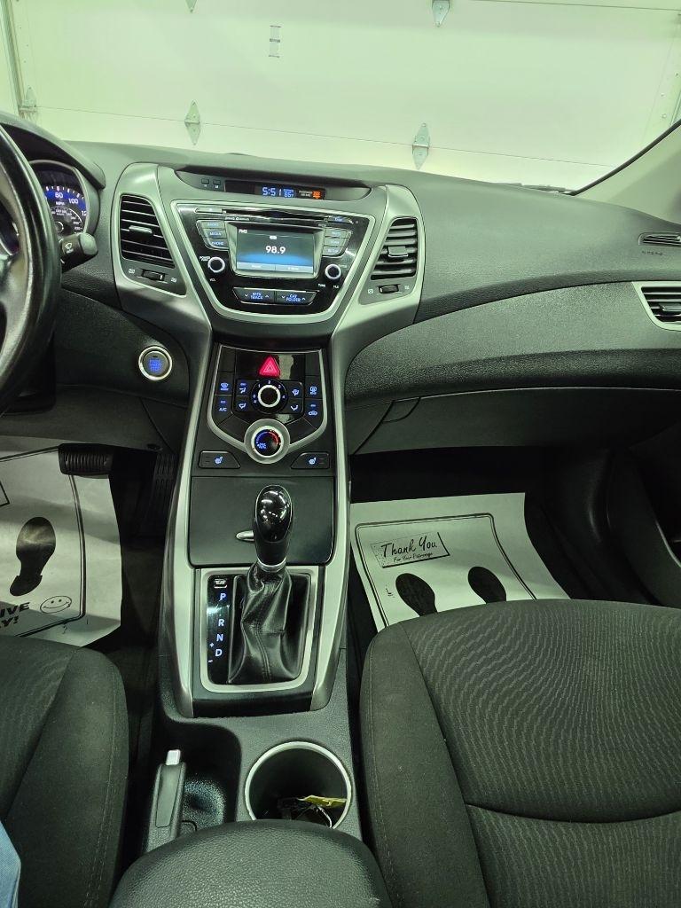 Hyundai Elantra  2016