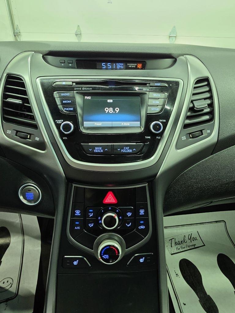 Hyundai Elantra  2016