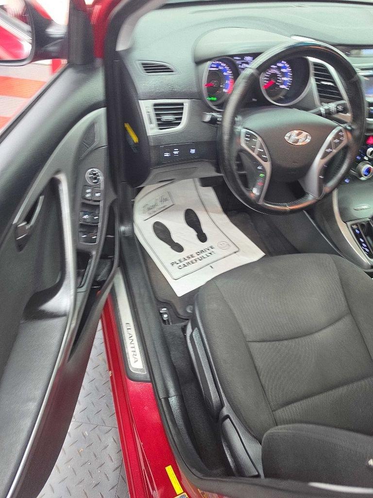 Hyundai Elantra  2016