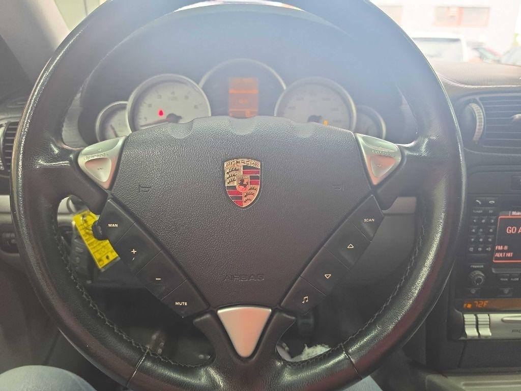 Porsche Cayenne  2006