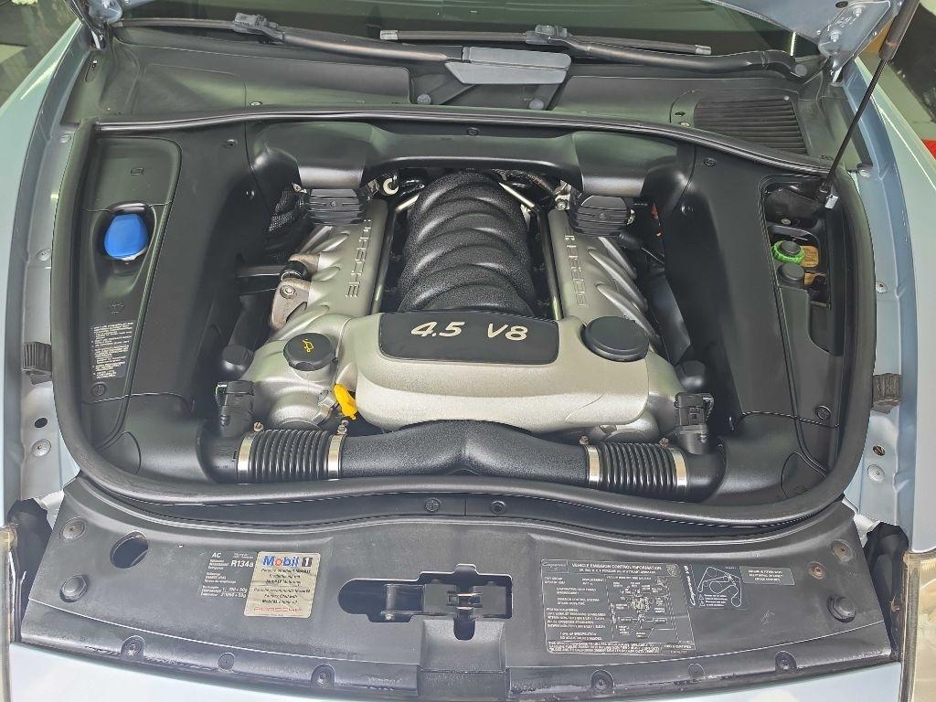 Porsche Cayenne  2006