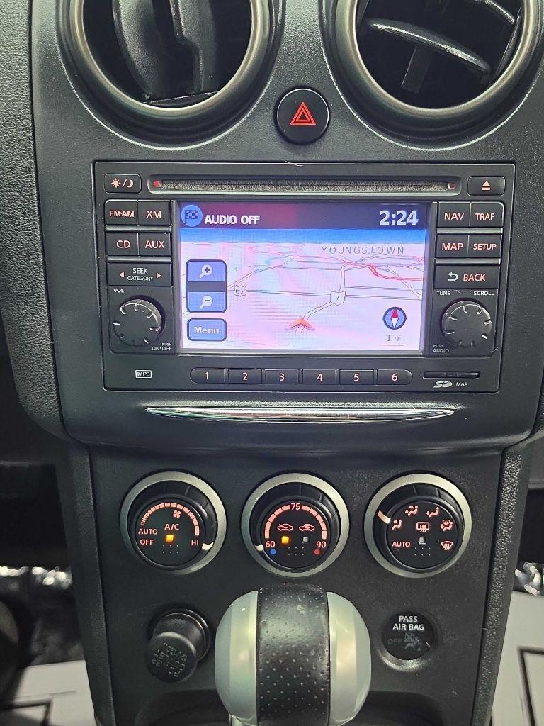 Nissan Rogue  2011
