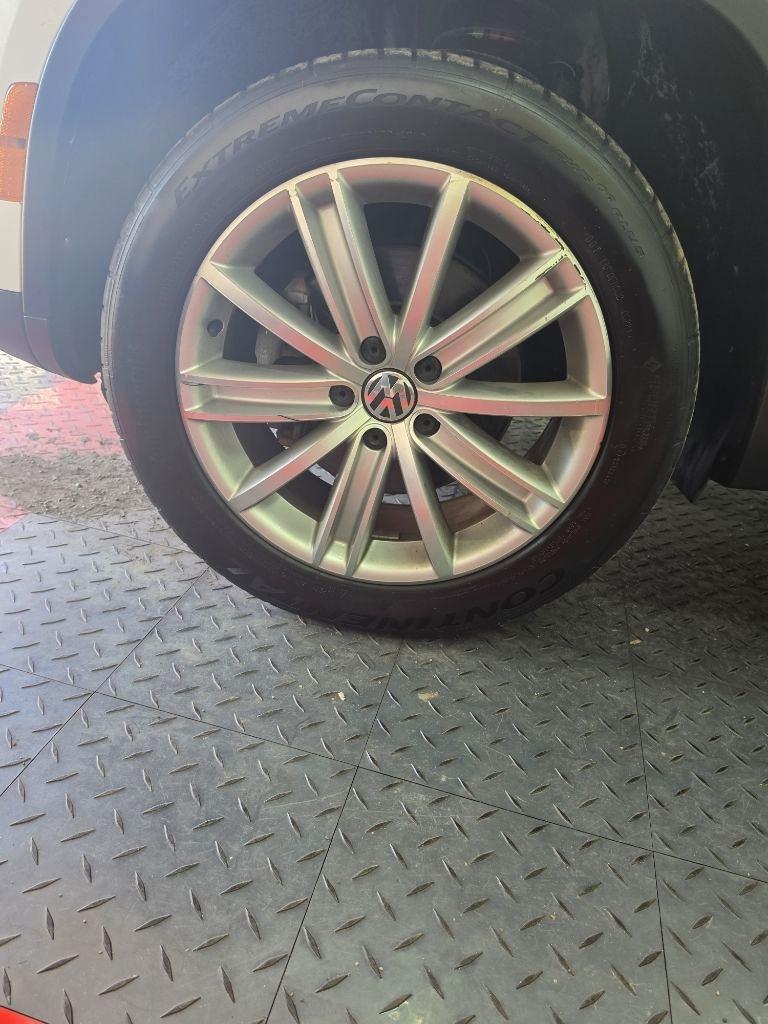 Volkswagen Tiguan  2014