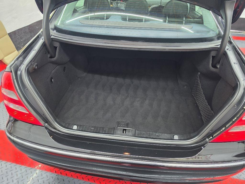 Mercedes-Benz E-Class  2006