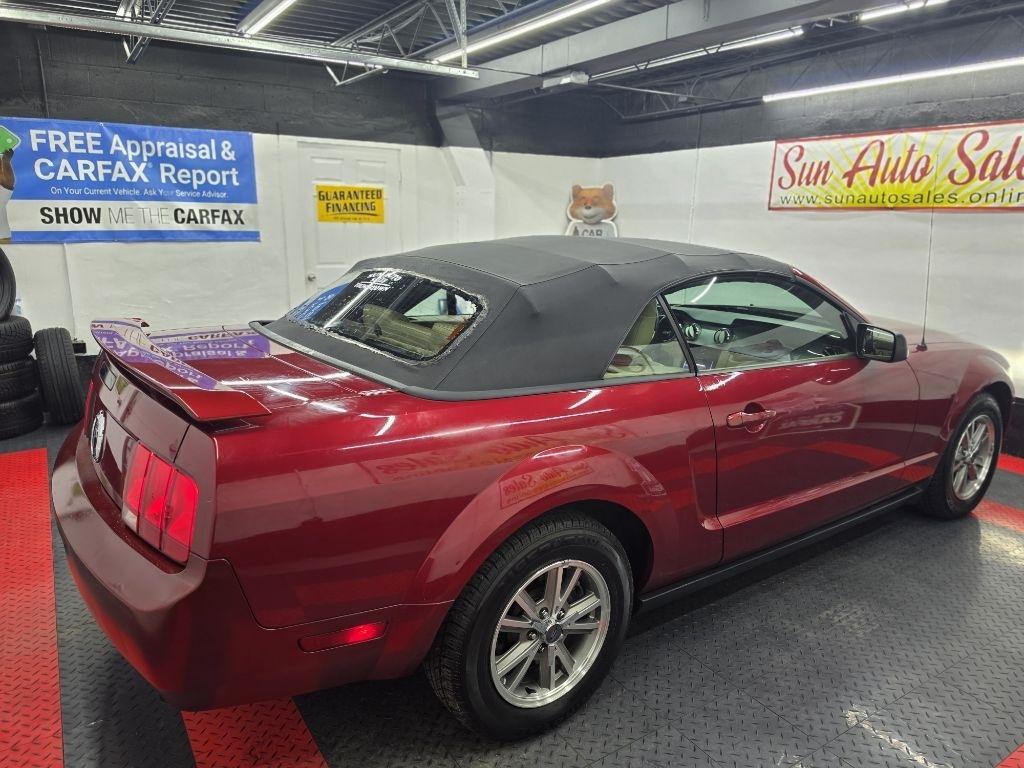 Ford Mustang 2dr Conv Deluxe 2005