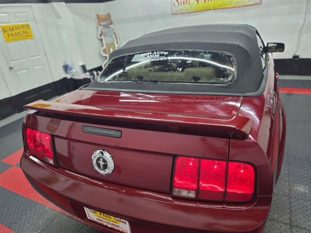 Ford Mustang 2dr Conv Deluxe 2005