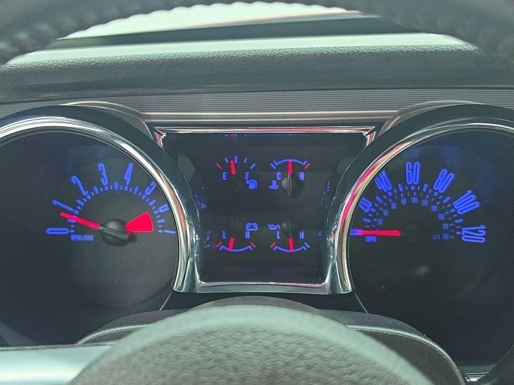 Ford Mustang 2dr Conv Deluxe 2005