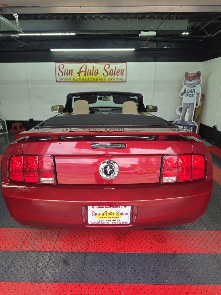 Ford Mustang 2dr Conv Deluxe 2005