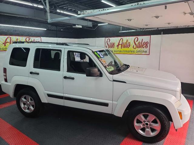 White 2012 Jeep Liberty SUV / Crossover Four-Wheel Drive Automatic
