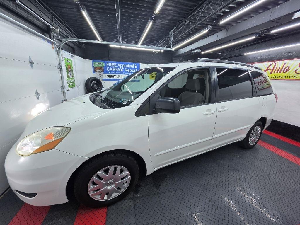 Toyota Sienna  2006