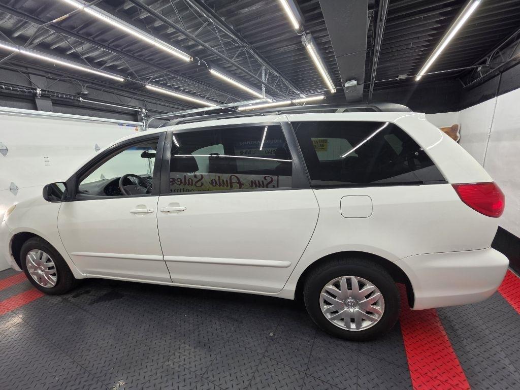 Toyota Sienna  2006