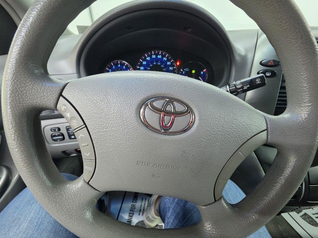 Toyota Sienna  2006