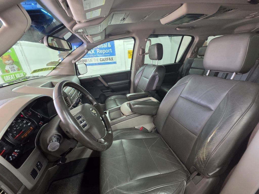 Nissan Armada  2004