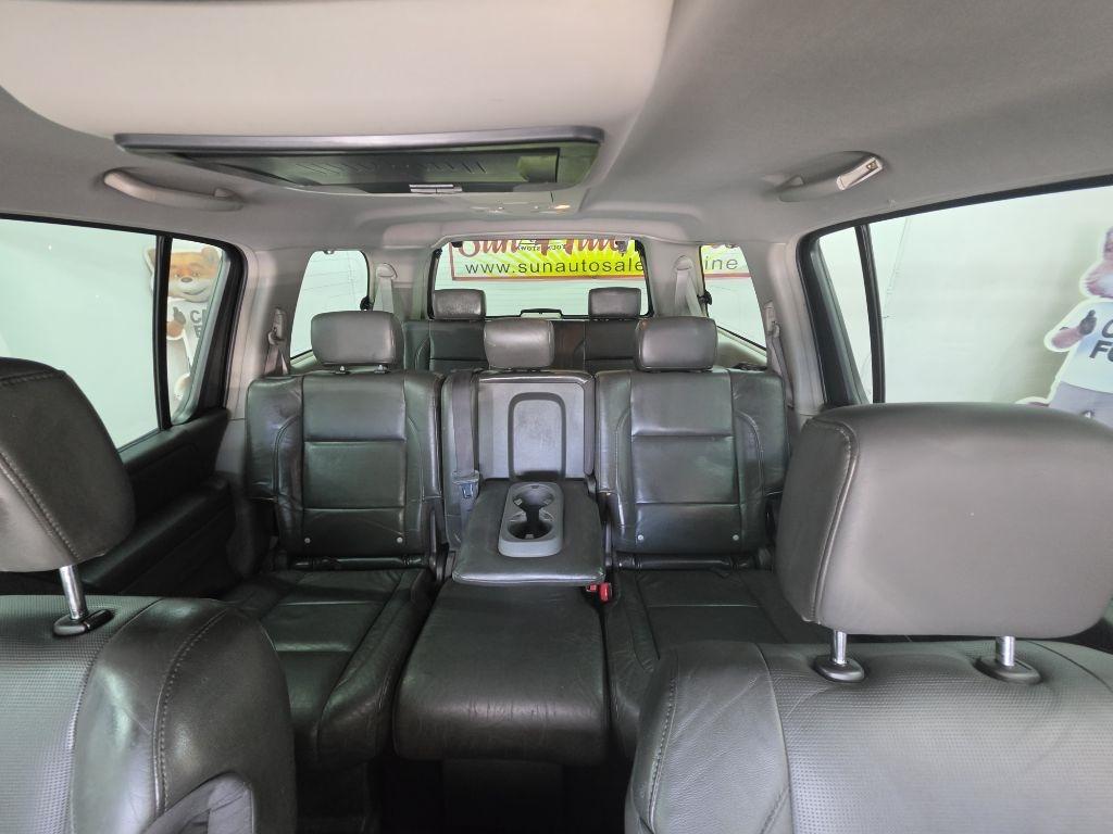 Nissan Armada  2004