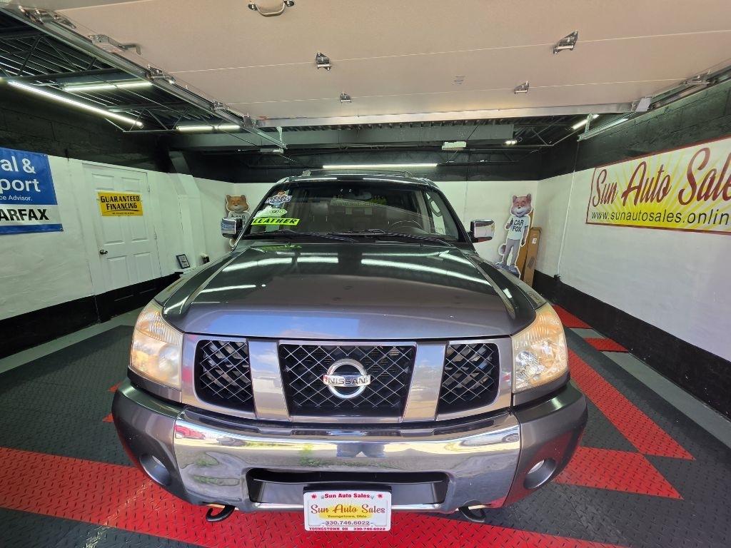 Nissan Armada  2004