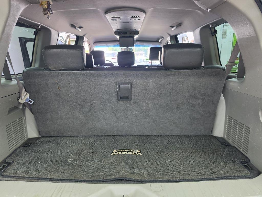 Nissan Armada  2004