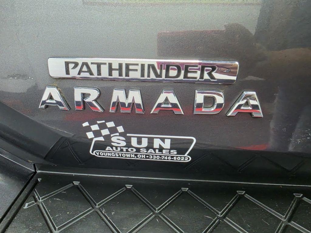 Nissan Armada  2004