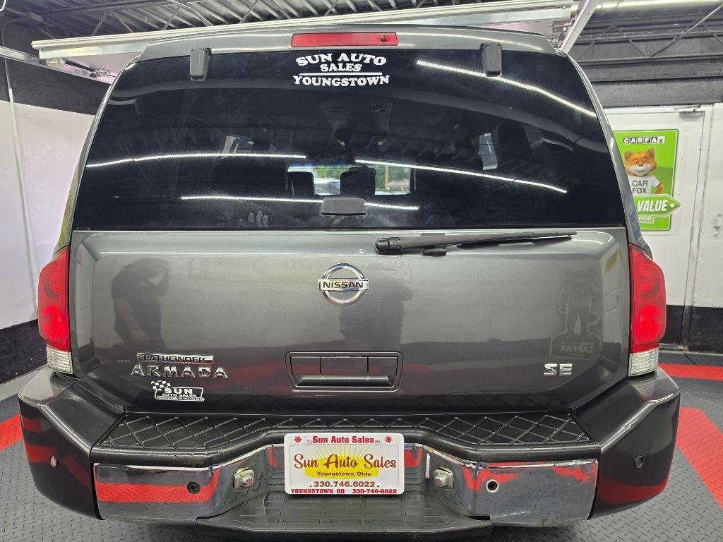 Nissan Armada  2004