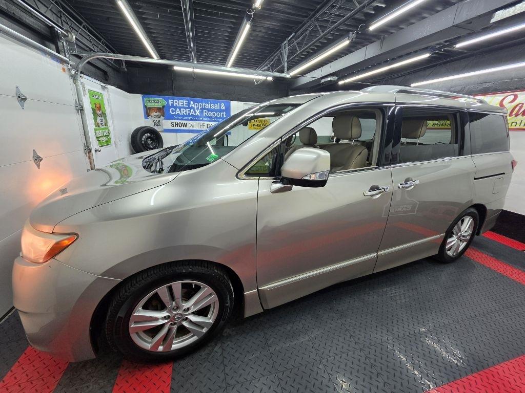 Nissan Quest  2013