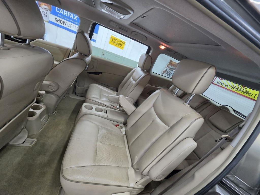 Nissan Quest  2013